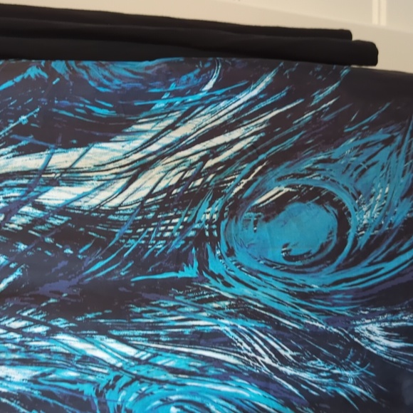 Peacock design long sleeve tee - Picture 2 of 5